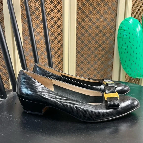 Vintage Ferragamo Vara kitten heels black leather bow pumps 90s classic - Picture 4 of 8